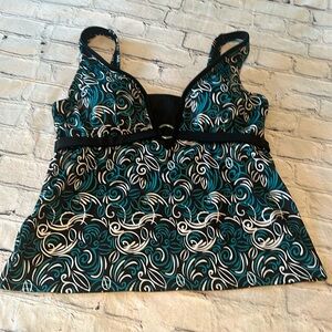 Women’s Swirls Swim Top